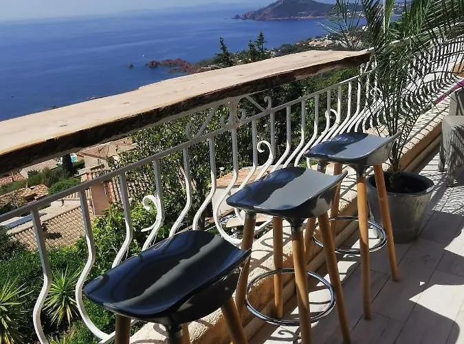 Rubis-vue A Couper Le Souflle * Saint-Raphaël